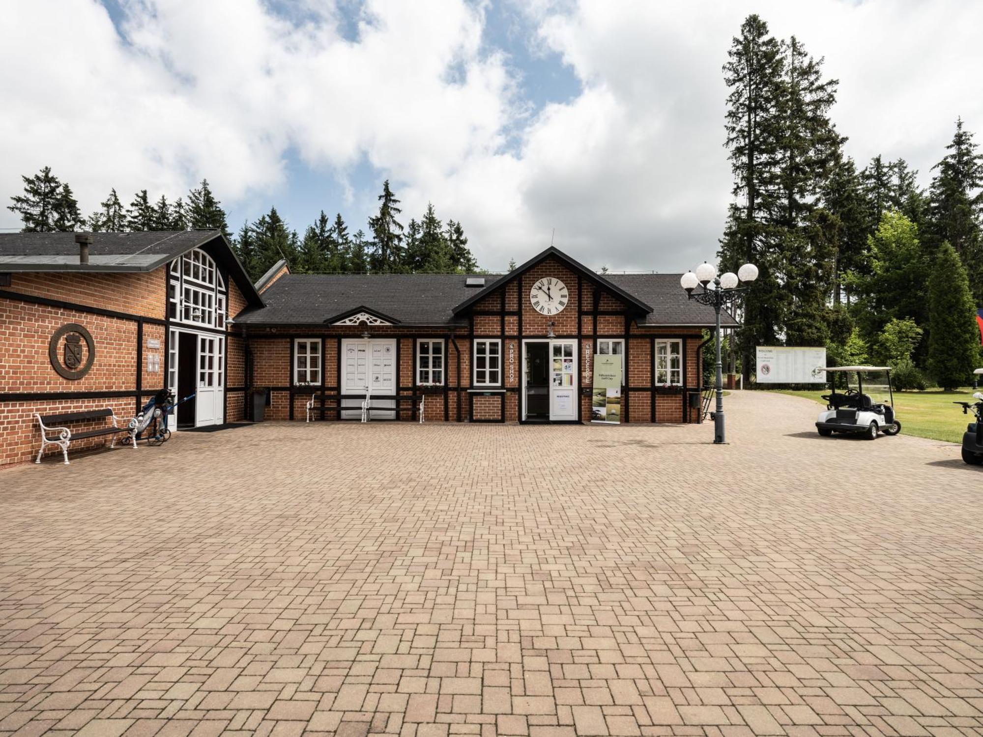 Falkensteiner Spa Resort 玛丽亚温泉 外观 照片 Golf clubhouse