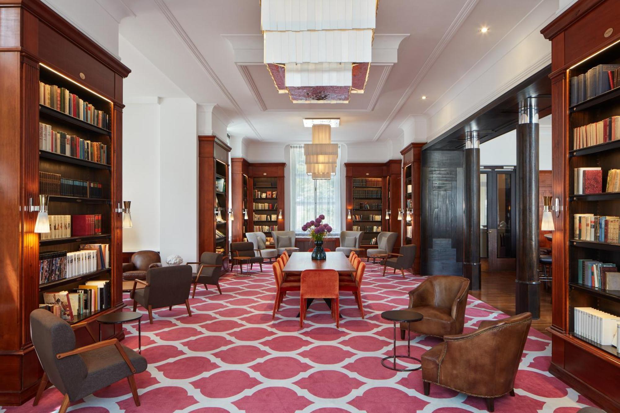 Falkensteiner Spa Resort 玛丽亚温泉 外观 照片 Library