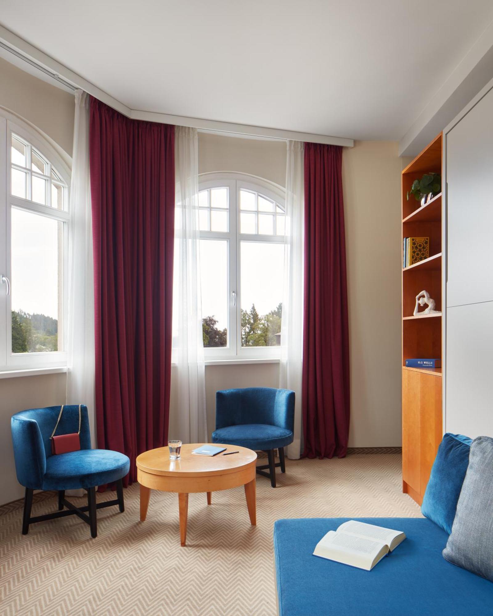 Falkensteiner Spa Resort 玛丽亚温泉 客房 照片 Curtains in a living room